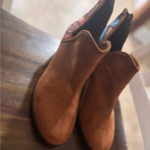 Embroidered Tan Ankle Boots